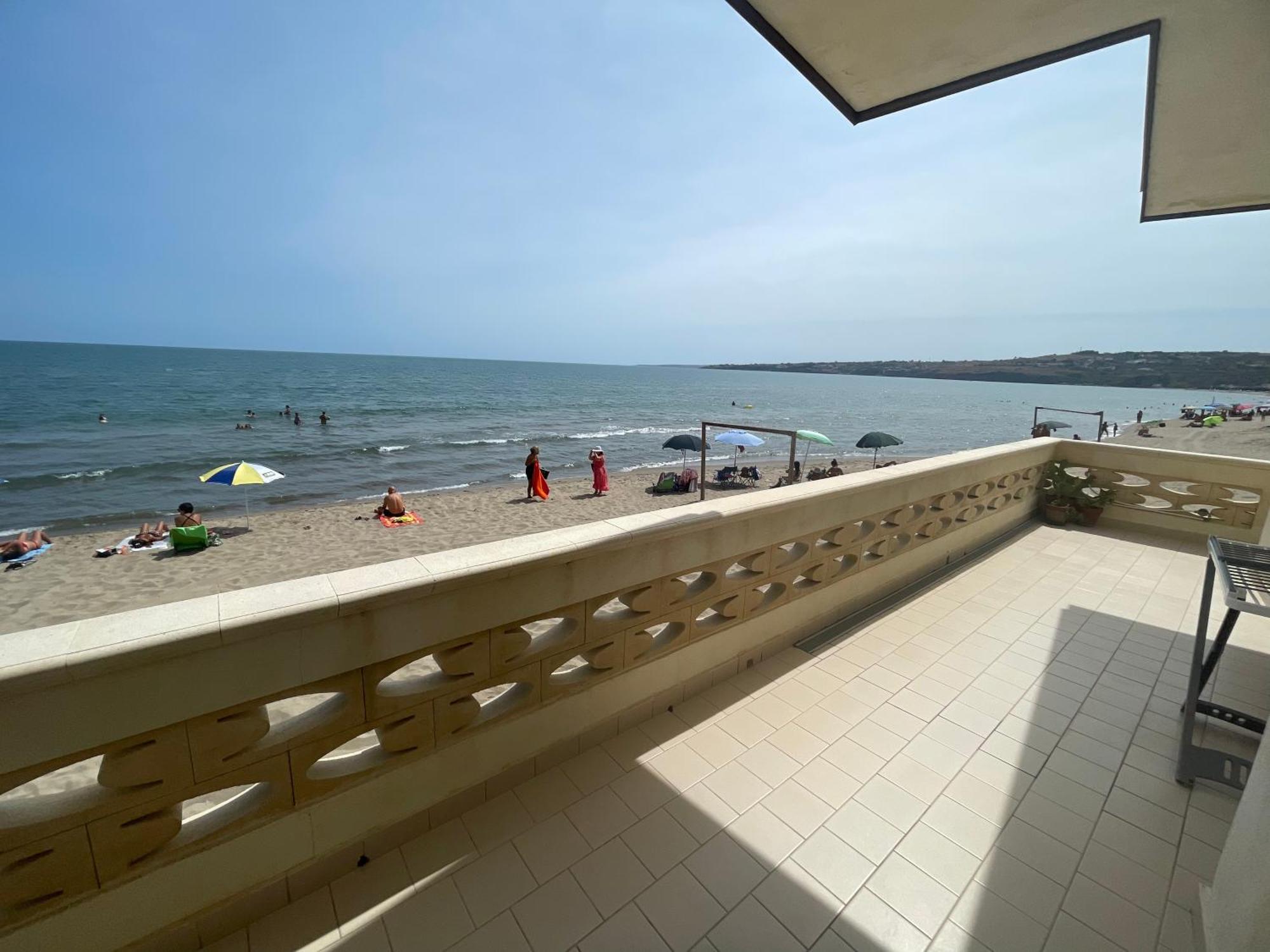 Paradiso Fronte Mare Agnone Bagni